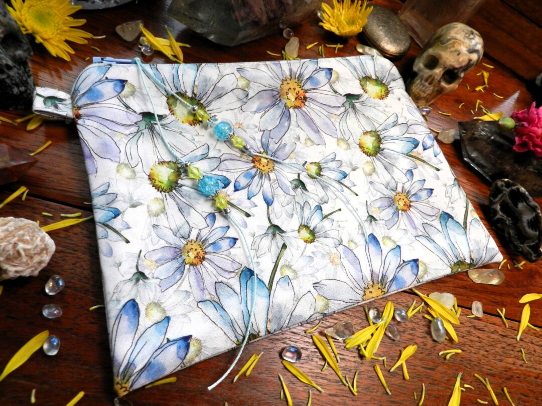 Watercolor Daisies Pouch