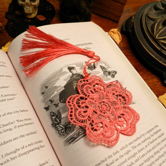 Freestanding Lace Flower Bookmark