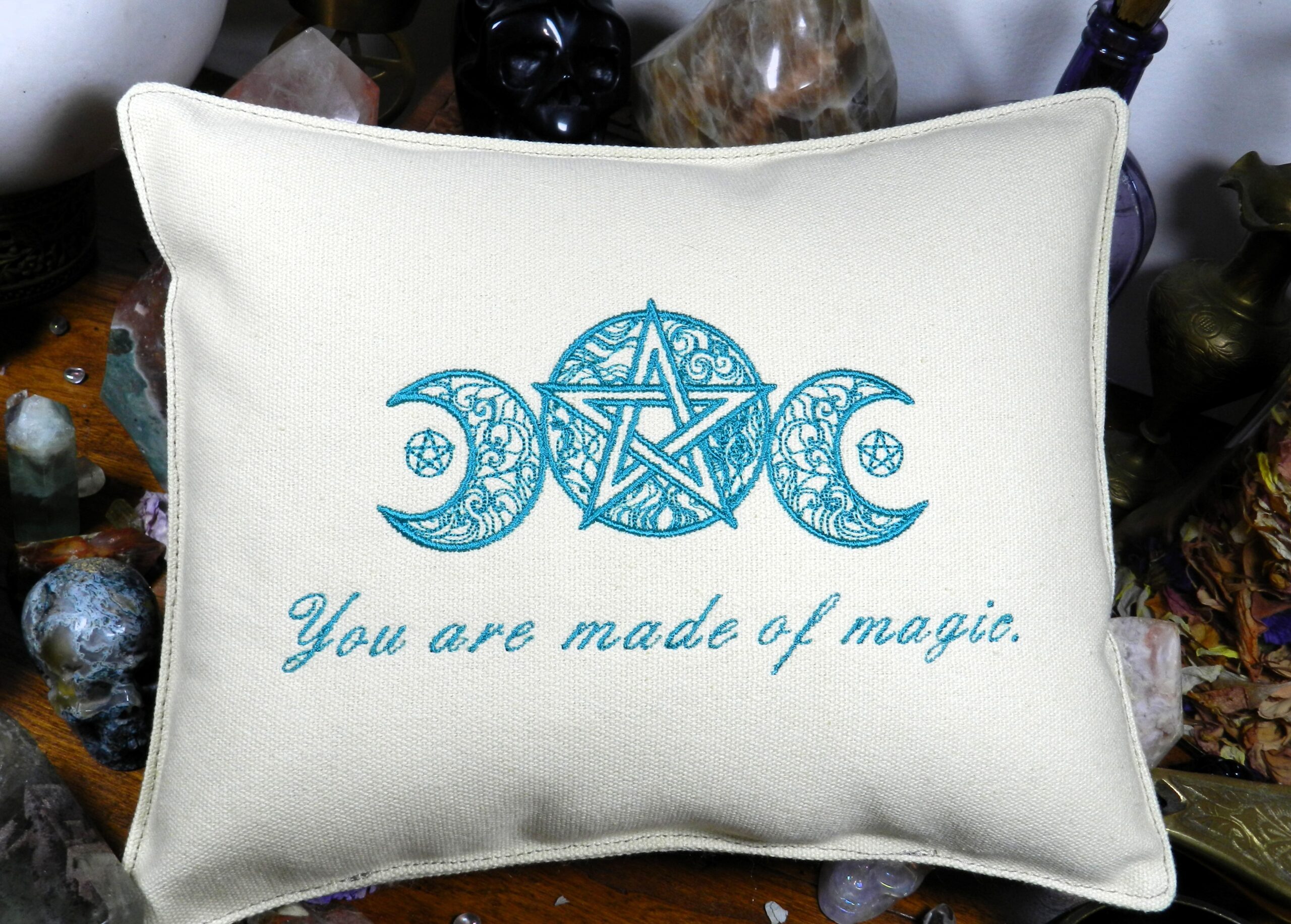 pillow_madeofmagic
